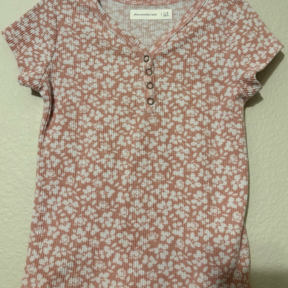 Abercrombie Kids Girl’s Short Sleeve Ribbed Floral Top | Pink  /Size 7/8
